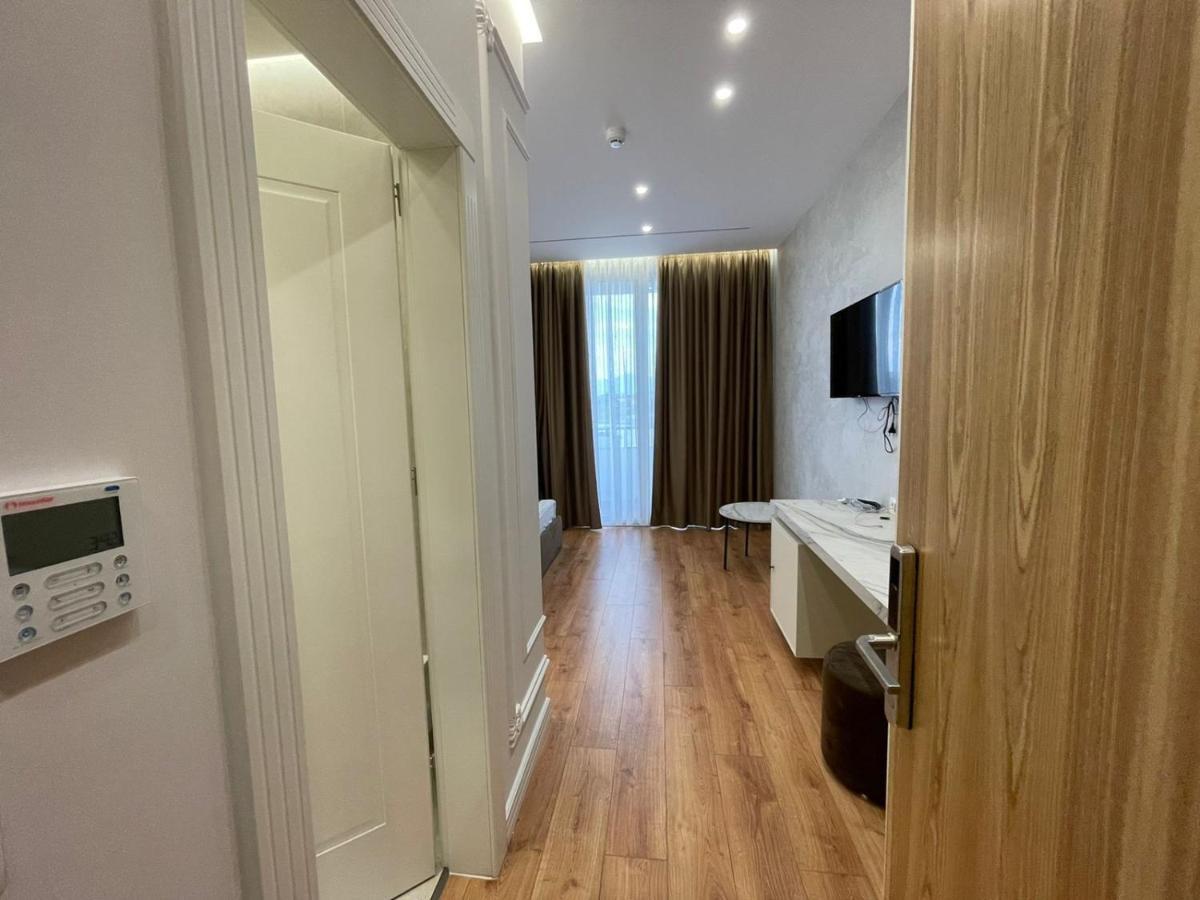 Hotel Ujvara Belsh Exteriér fotografie