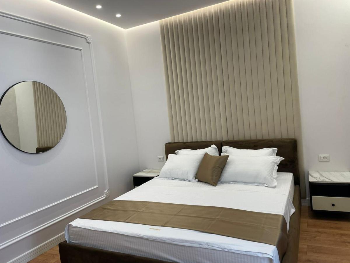 Hotel Ujvara Belsh Exteriér fotografie
