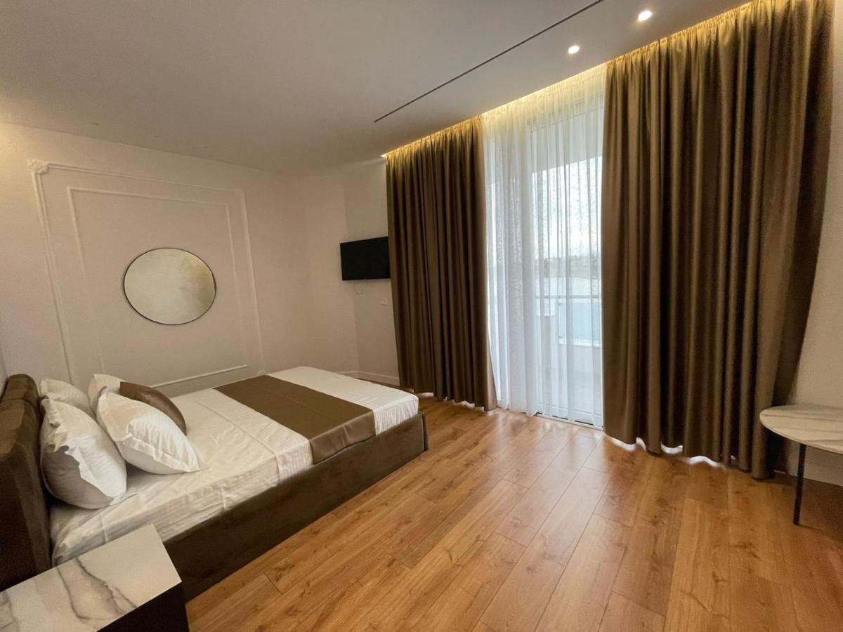 Hotel Ujvara Belsh Exteriér fotografie