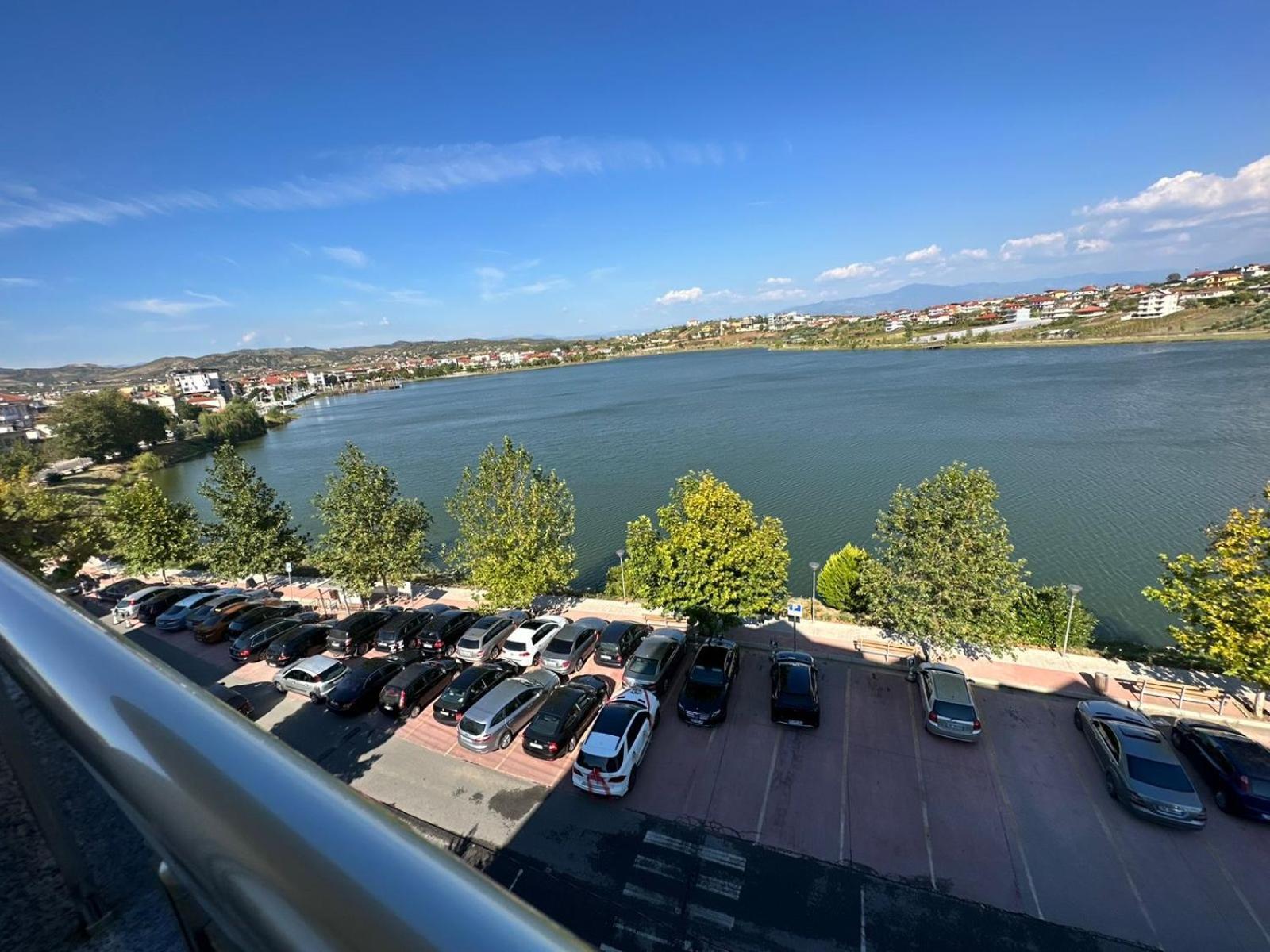 Hotel Ujvara Belsh Exteriér fotografie