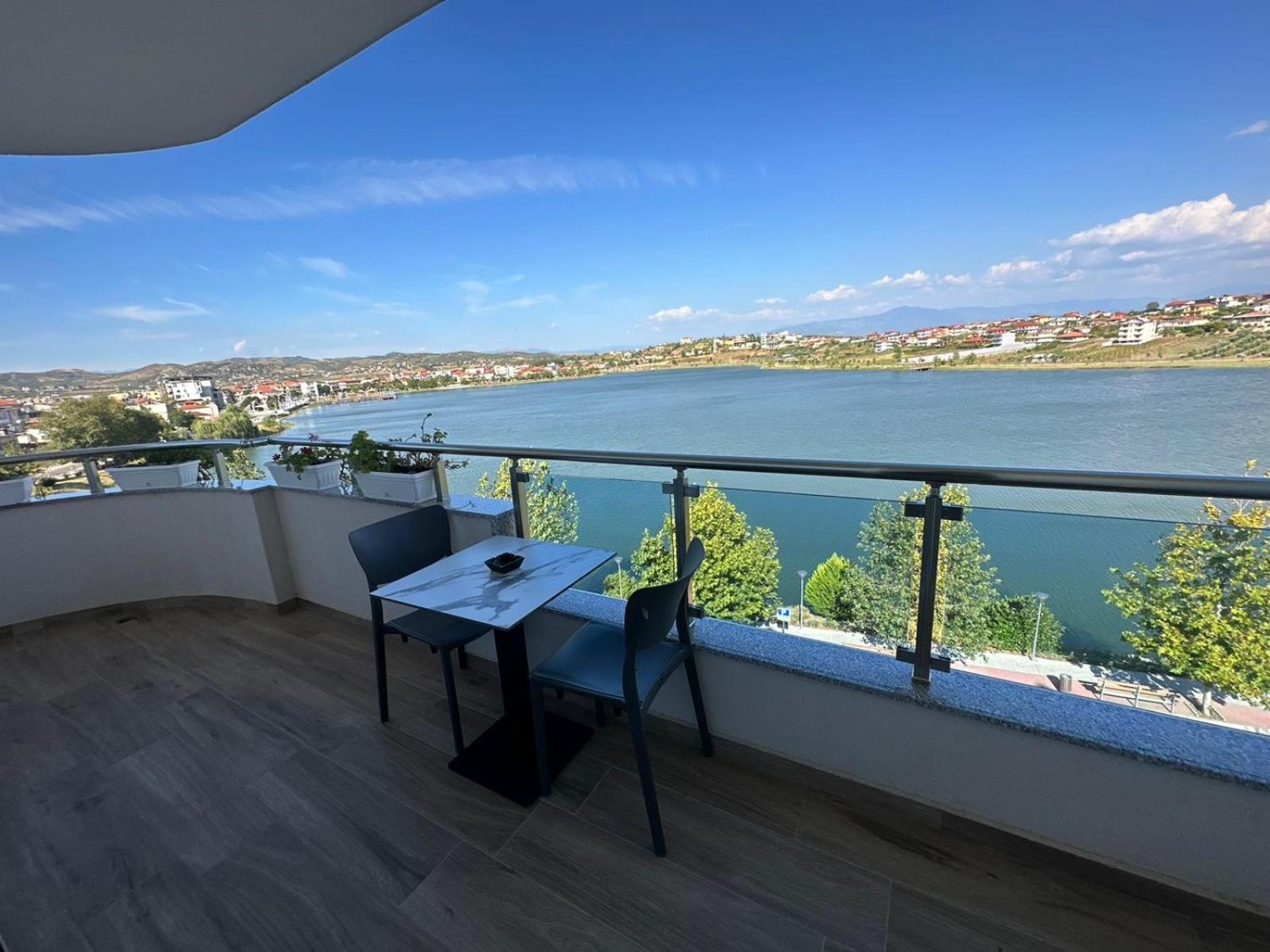 Hotel Ujvara Belsh Exteriér fotografie