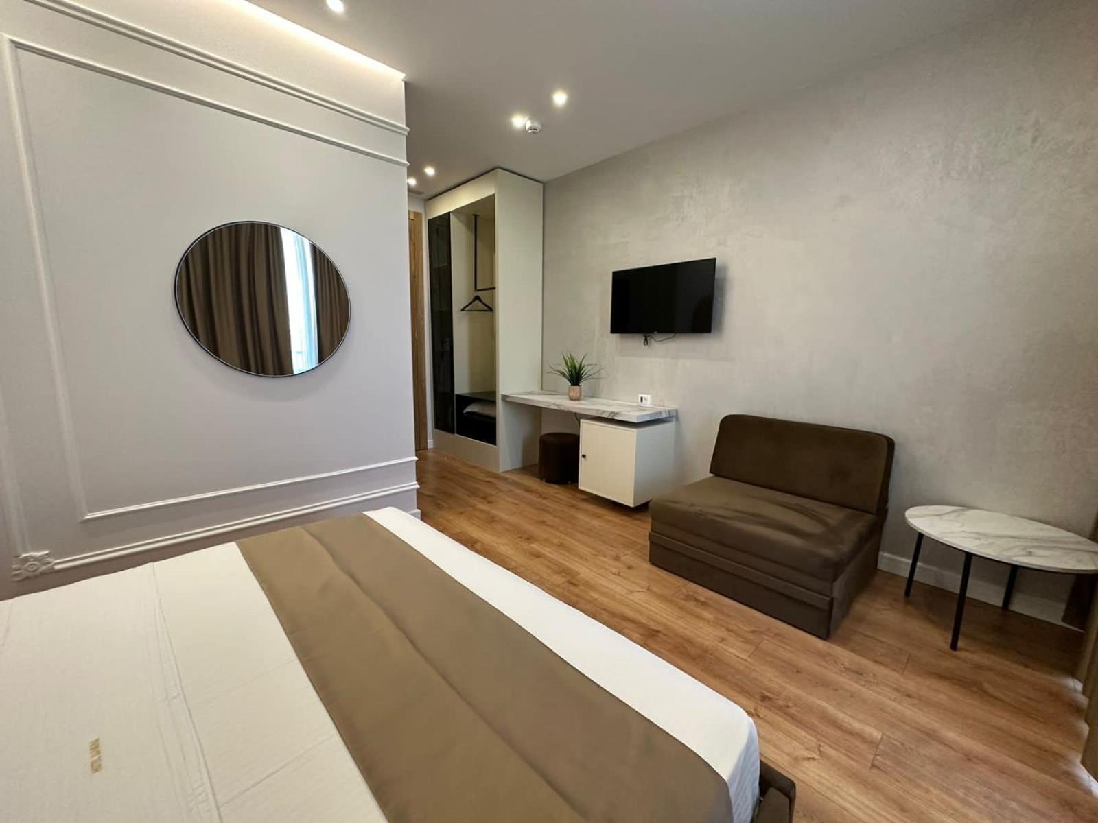 Hotel Ujvara Belsh Exteriér fotografie